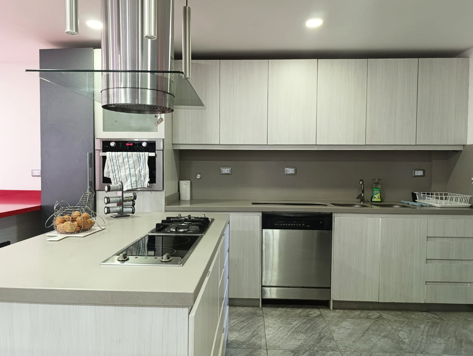 Casa de 3 alcobas en venta en El Tesoro, Medellín, 325 m² · foto 5 de 20