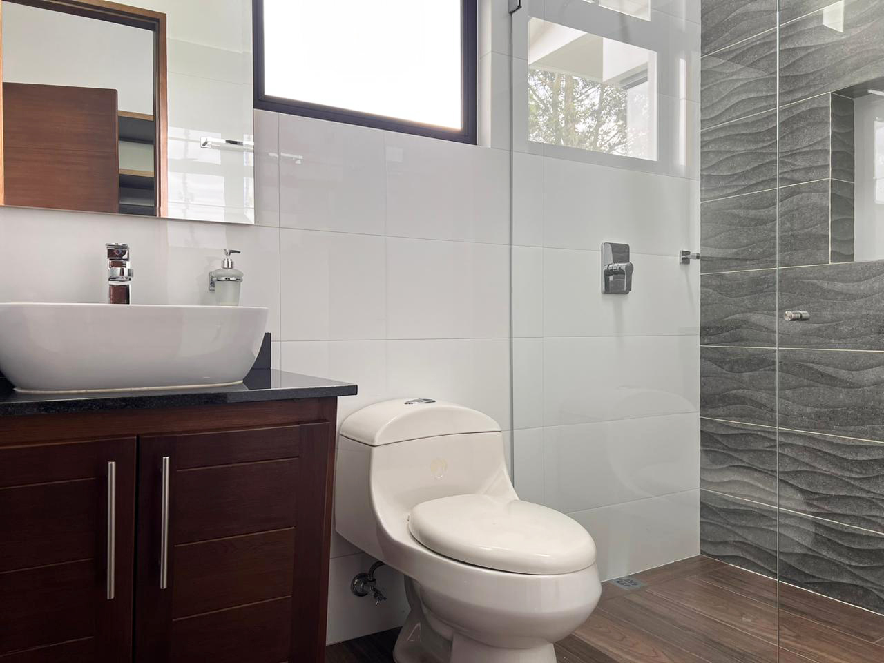 Casa de 3 alcobas en venta en El Porvenir, Rionegro, 362 m² · foto 15 de 19