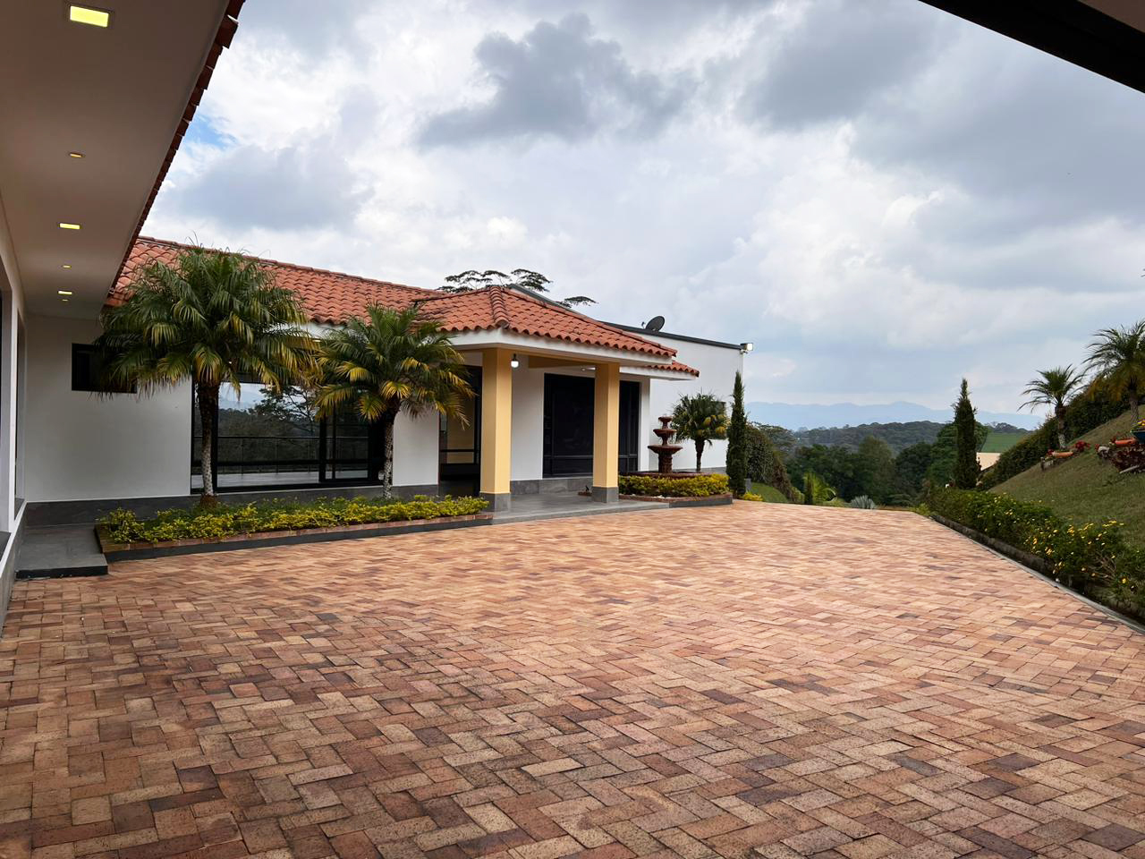 Casa de 3 alcobas en venta en El Porvenir, Rionegro, 362 m² · foto 18 de 19