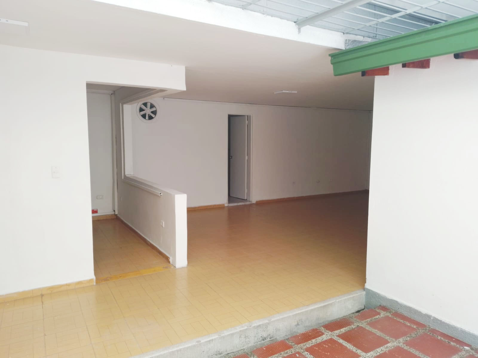 Local en arriendo en Simon Bolivar, Medellín, 189 m² · foto 15 de 20