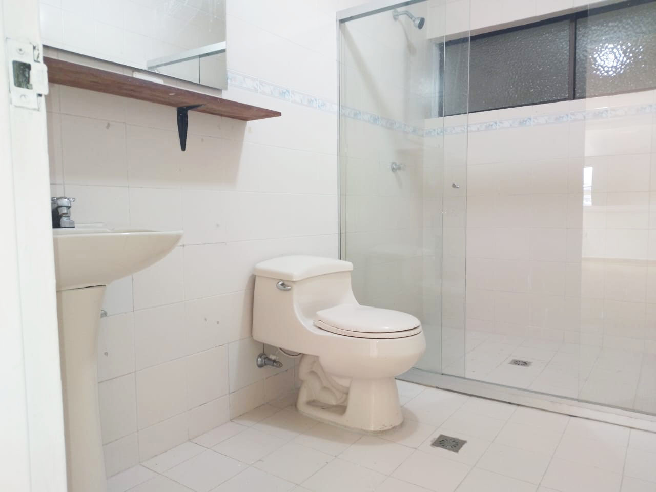 Local en arriendo en Simon Bolivar, Medellín, 189 m² · foto 17 de 20