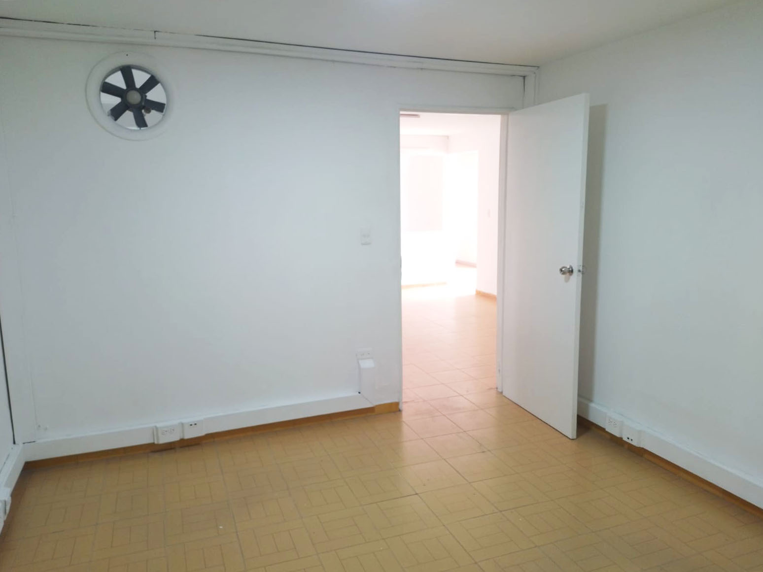 Local en arriendo en Simon Bolivar, Medellín, 189 m² · foto 19 de 20
