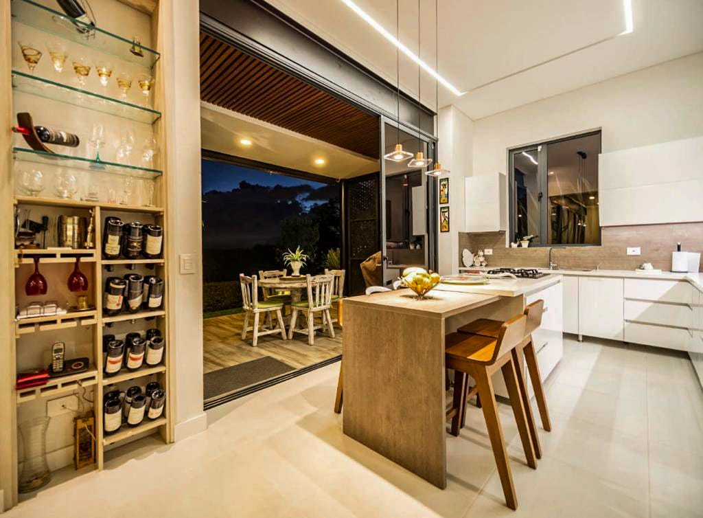 Casa de 3 alcobas en venta en Las Palmas, Envigado, 432 m² · foto 3 de 8