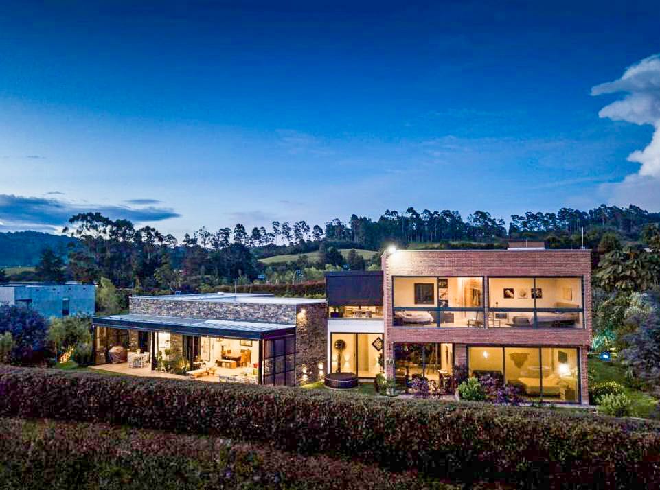 Casa de 3 alcobas en venta en Las Palmas, Envigado, 432 m² · foto 8 de 8