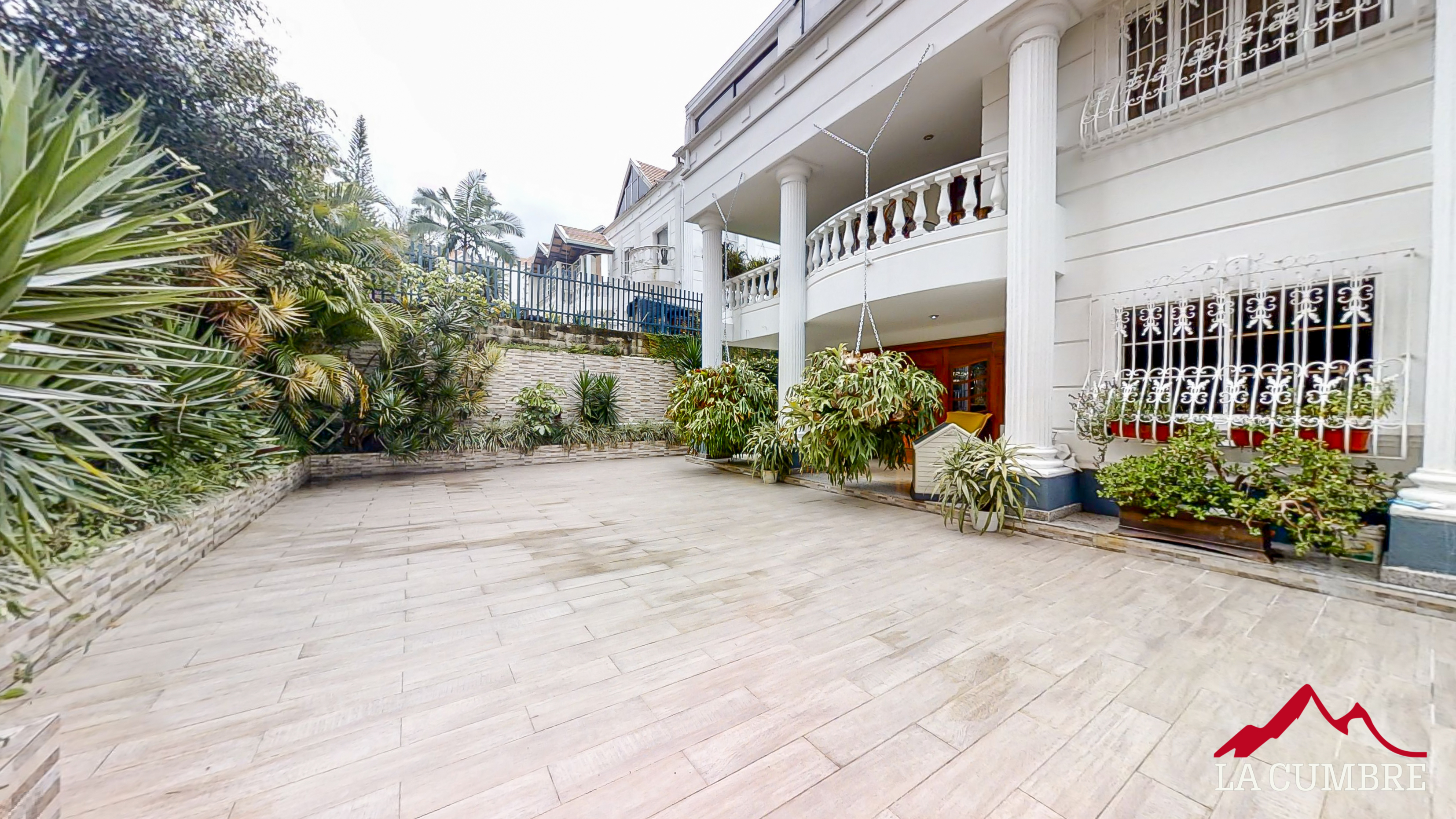 Casa en venta en El Poblado, Medellín 2
