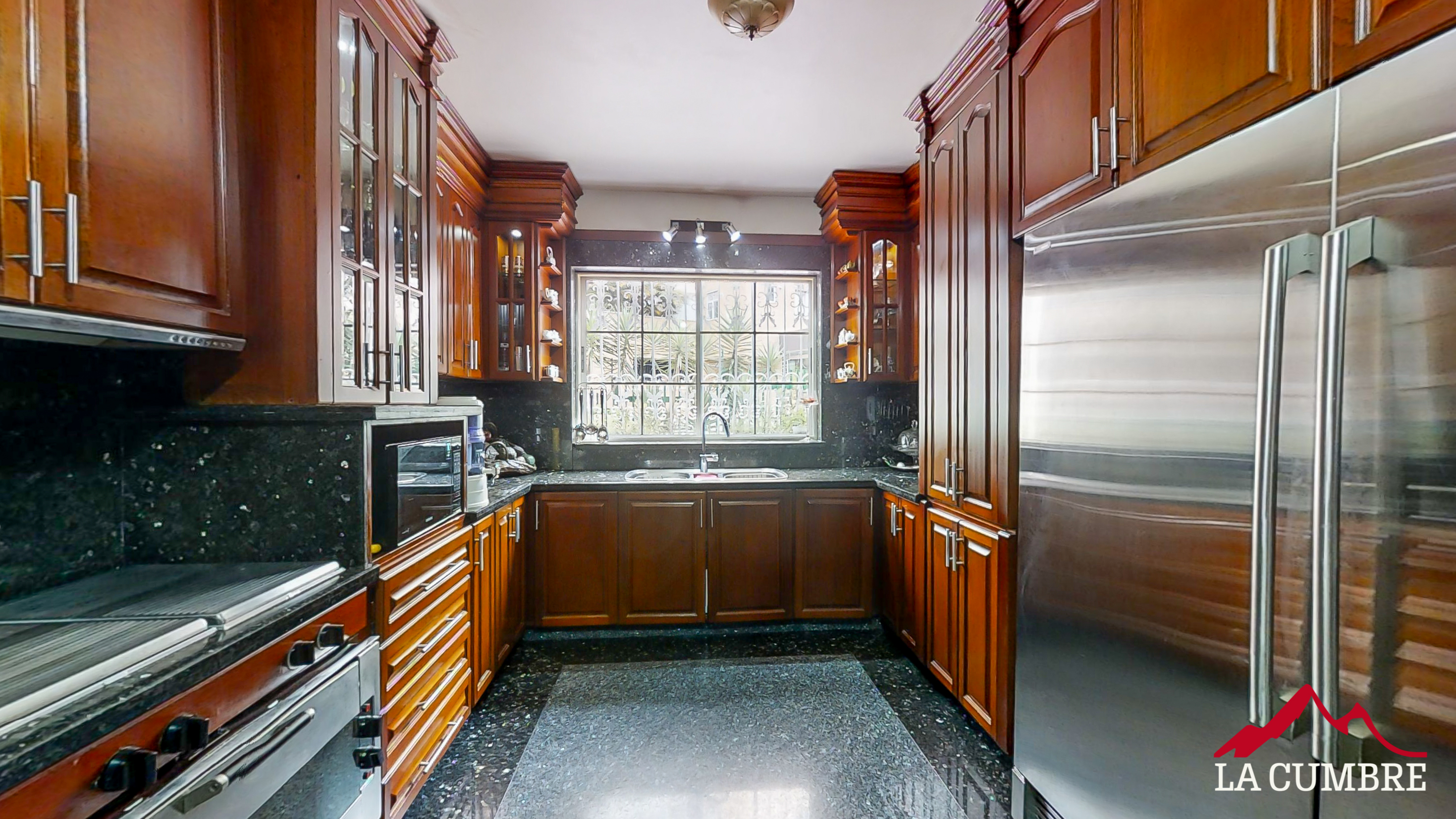 Casa en venta en El Poblado, Medellín 3