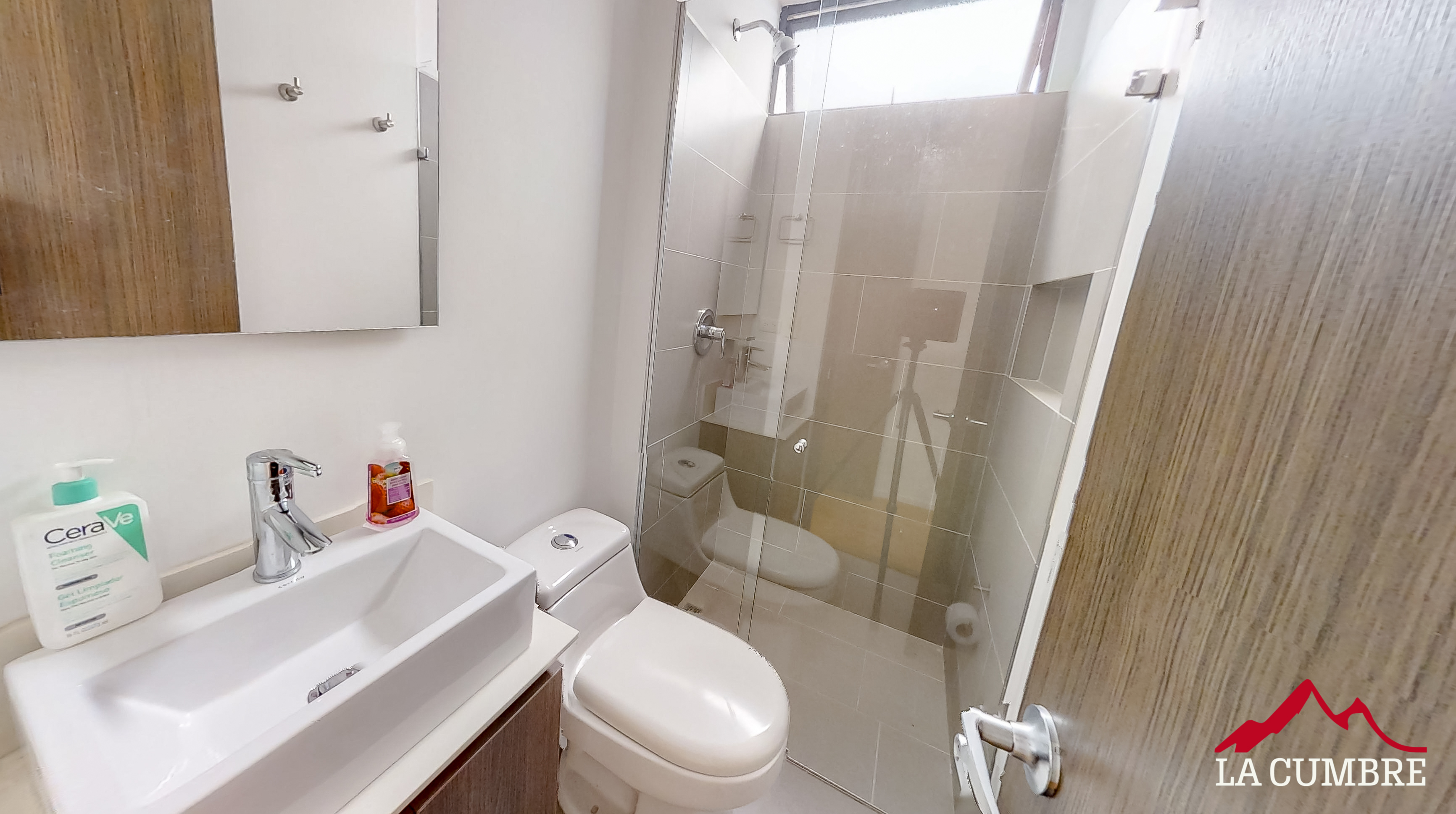 Casa de 4 alcobas en venta en Loma El Atravesado, Envigado, 179 m² · foto 10 de 15