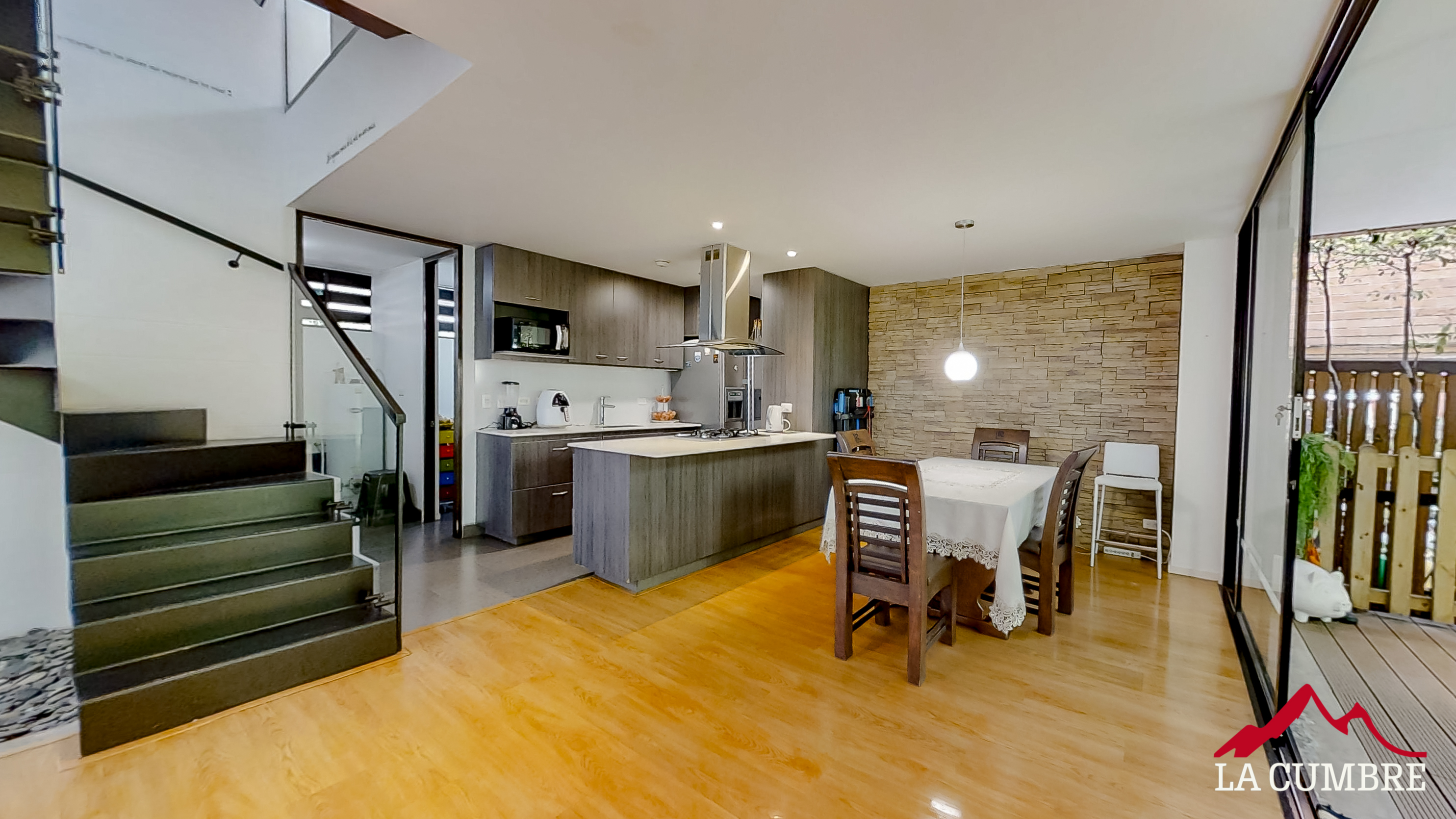 Casa de 4 alcobas en venta en Loma El Atravesado, Envigado, 179 m² · foto 4 de 15
