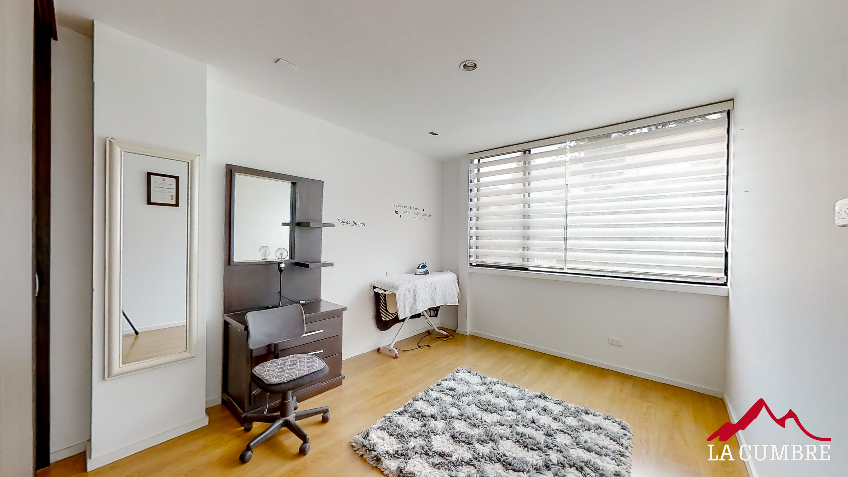 Casa de 4 alcobas en venta en Loma El Atravesado, Envigado, 179 m² · foto 9 de 15