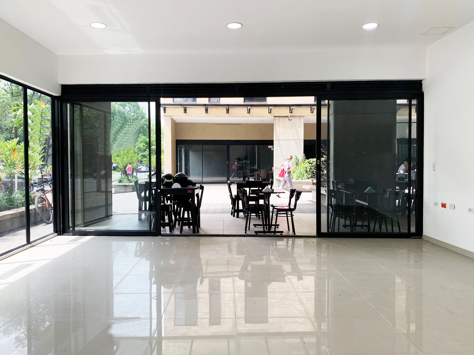 Local en arriendo en El Poblado, Medellín, 75 m² · foto 7 de 9