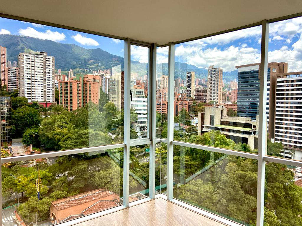 Oficina en arriendo en Manila, Medellín, 82 m² · foto 2 de 6
