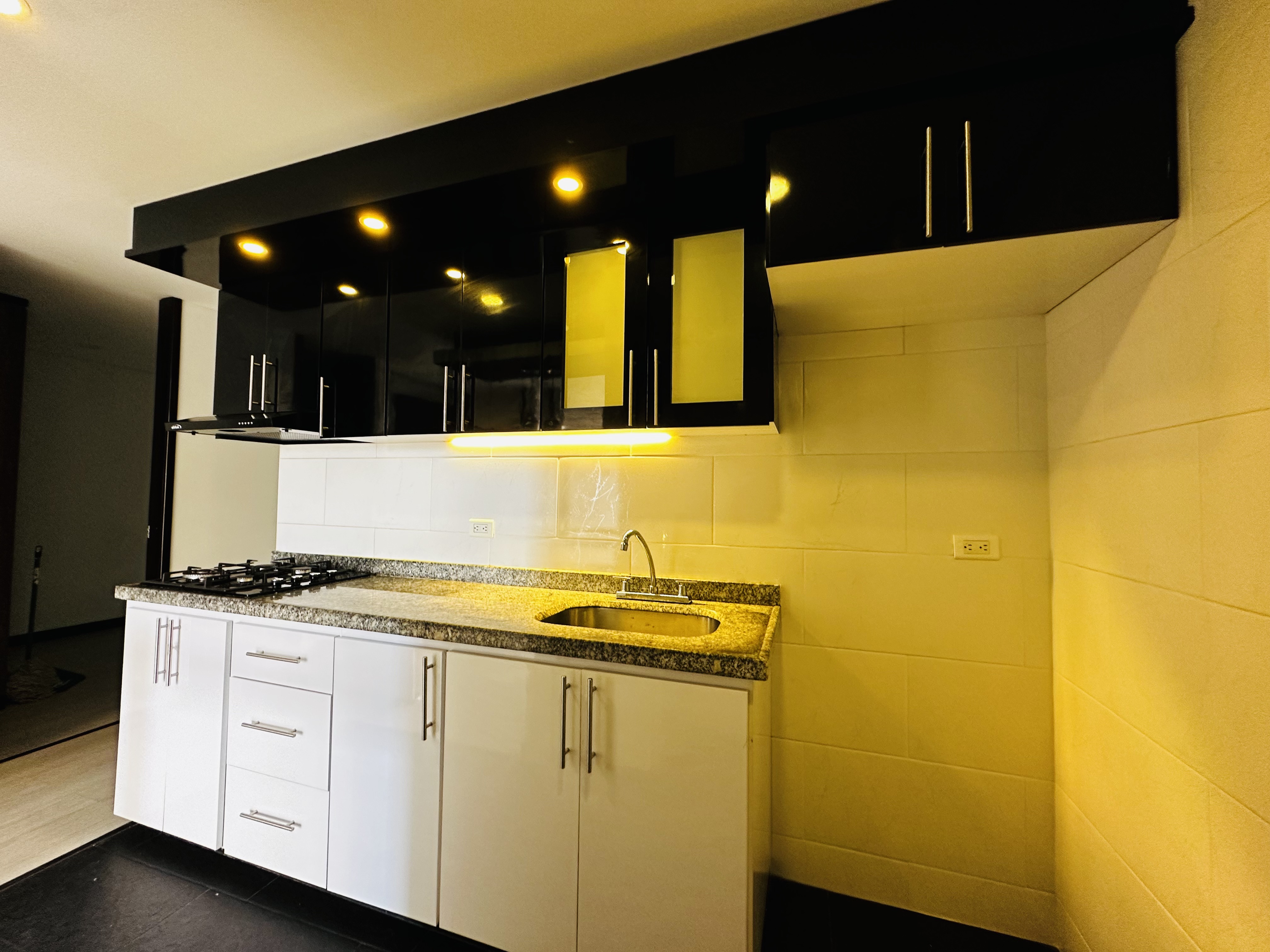 Apartamento en venta en Engativá, Bogotá · foto 2 de 24
