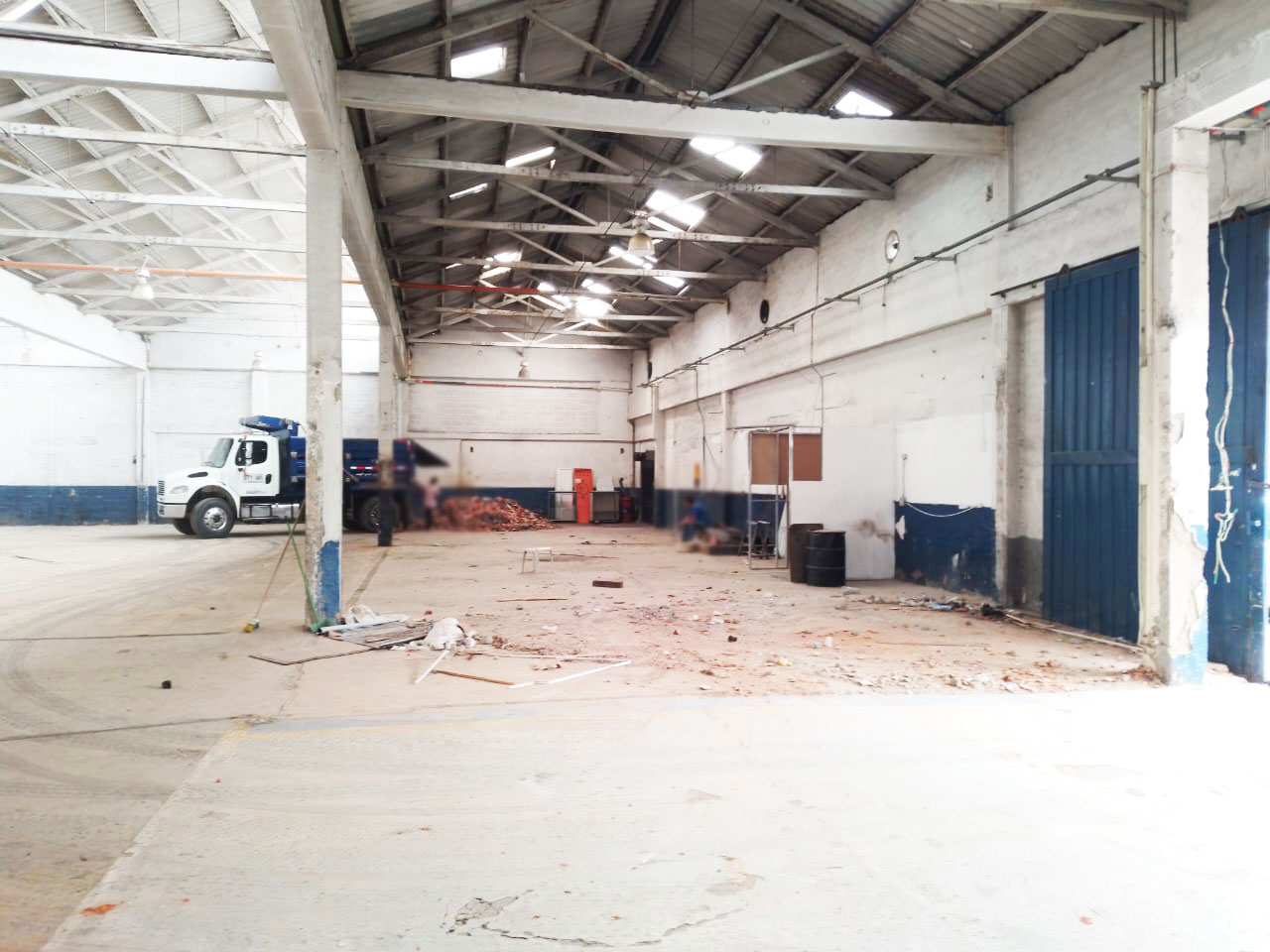 Bodega en arriendo en Perpetuo Socorro, Medellín, 1000 m² · foto 11 de 17