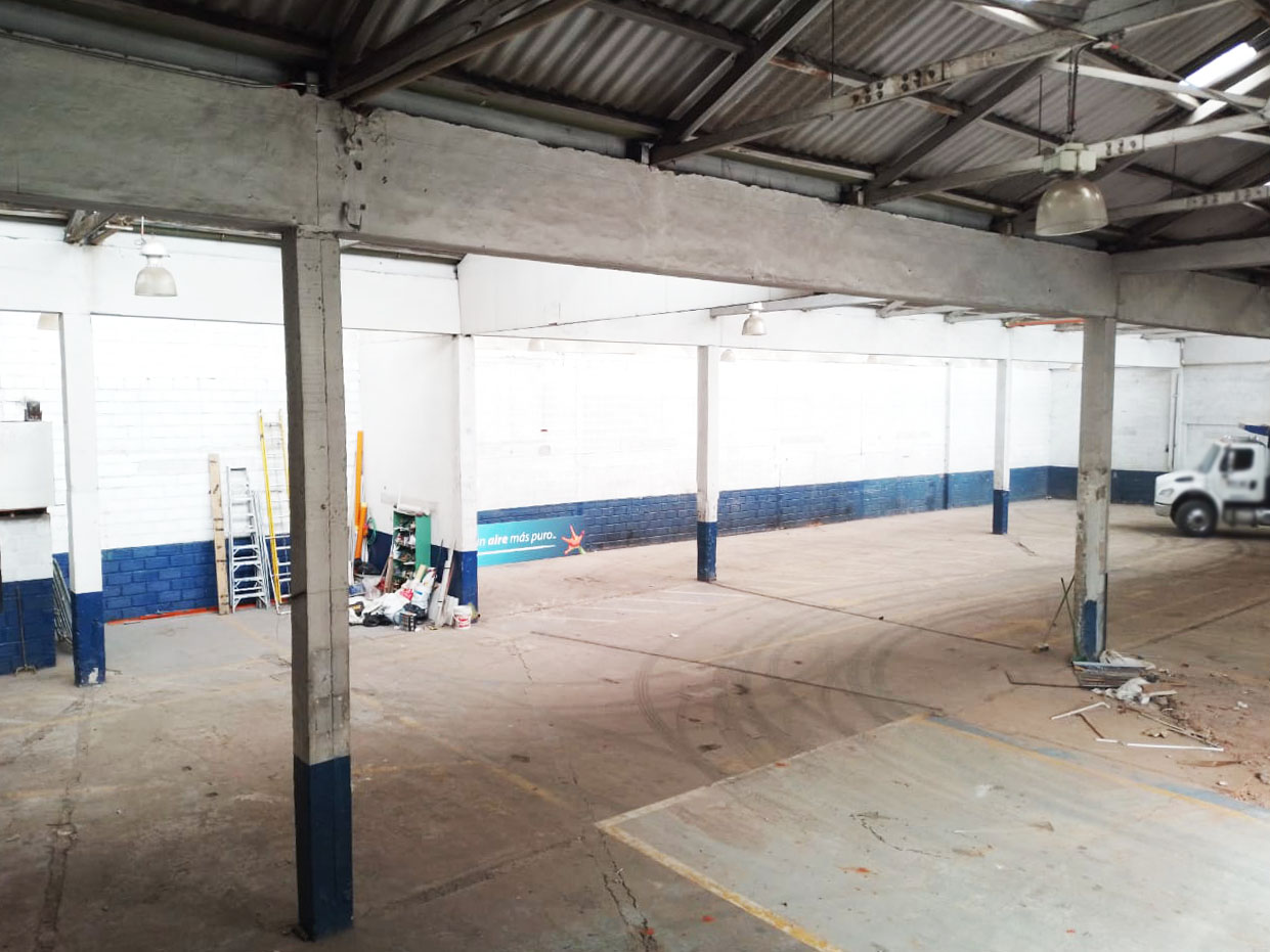 Bodega en arriendo en Perpetuo Socorro, Medellín, 1000 m² · foto 5 de 17