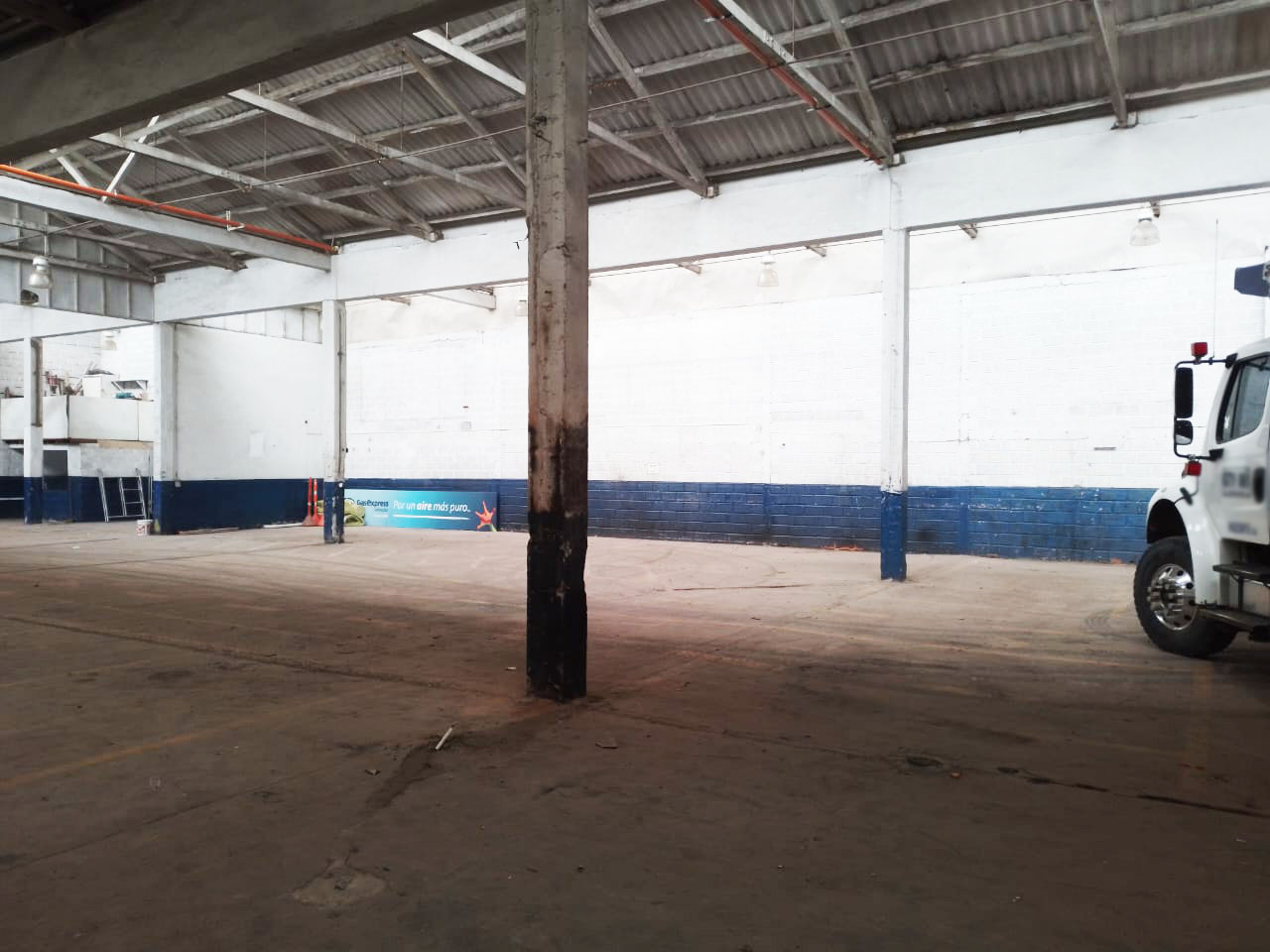 Bodega en arriendo en Perpetuo Socorro, Medellín, 1000 m² · foto 7 de 17