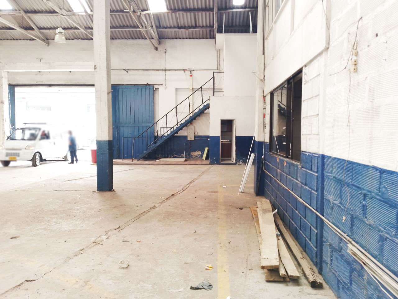 Bodega en arriendo en Perpetuo Socorro, Medellín, 1000 m² · foto 8 de 17