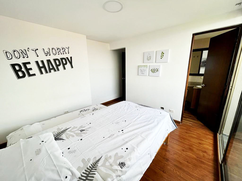 Apartamento de 2 alcobas en arriendo en Loma De Los Bernal, Medellín, 98 m² · foto 11 de 20