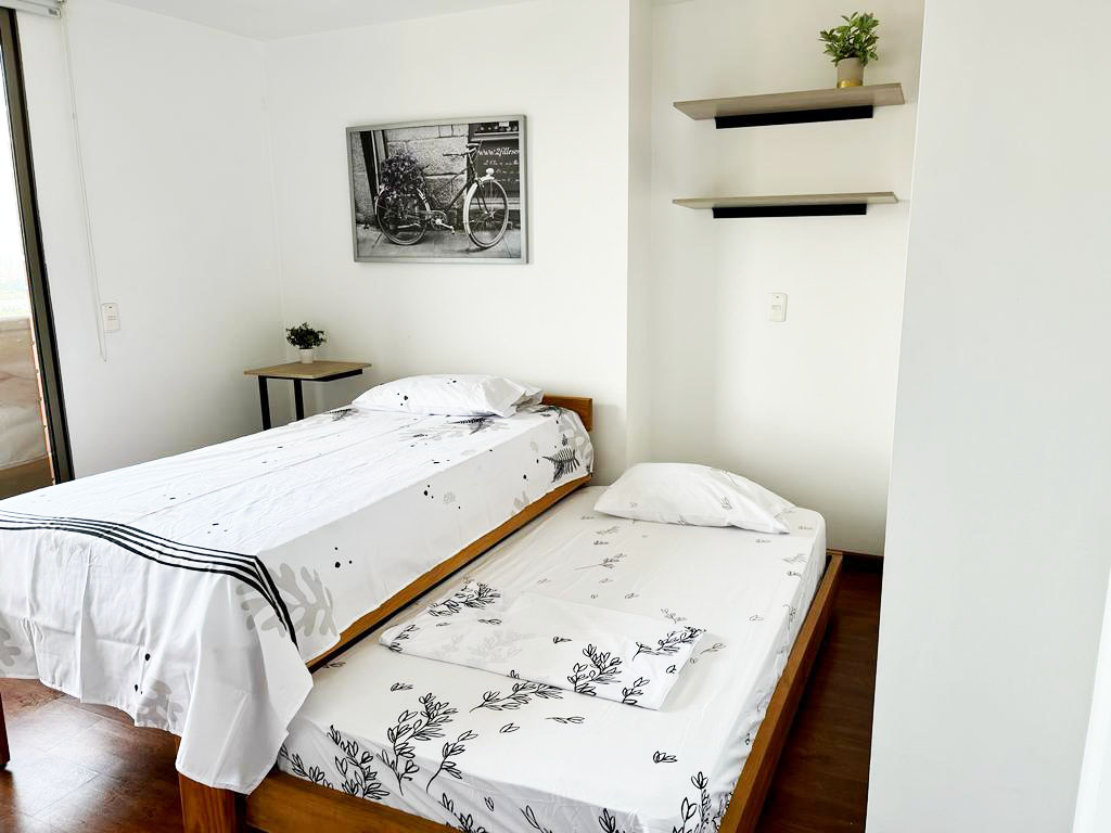 Apartamento de 2 alcobas en arriendo en Loma De Los Bernal, Medellín, 98 m² · foto 12 de 20