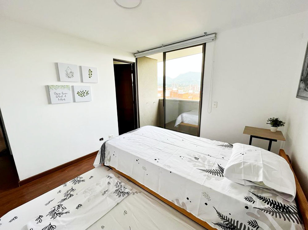 Apartamento de 2 alcobas en arriendo en Loma De Los Bernal, Medellín, 98 m² · foto 14 de 20