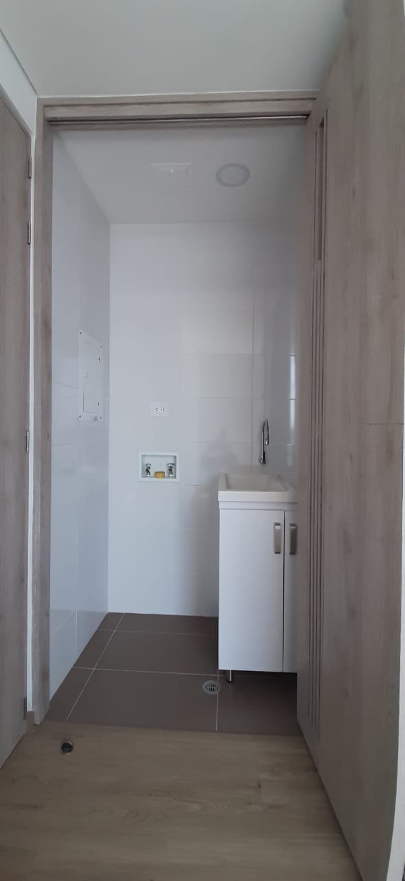 Apartamento de 1 alcoba en arriendo en Las Nieves, Bogotá, 94 m² · foto 2 de 8