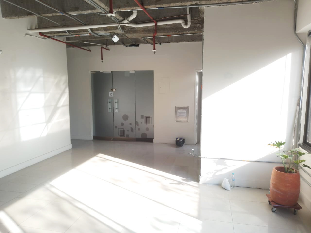 Oficina en arriendo en Patio Bonito, Medellín, 120 m² · foto 9 de 15