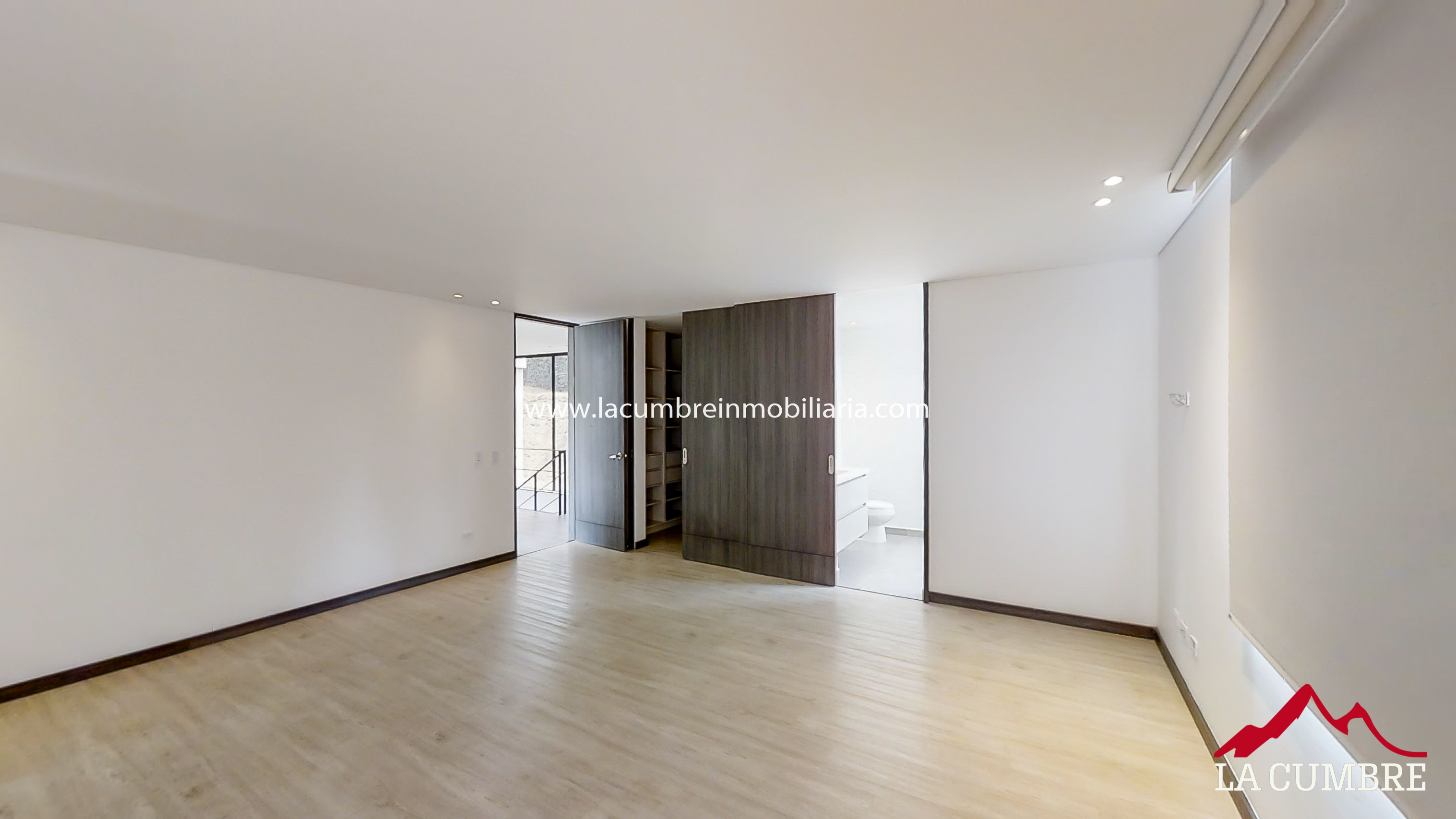 3BR House in Vía Las Palmas (360 m²) - 2