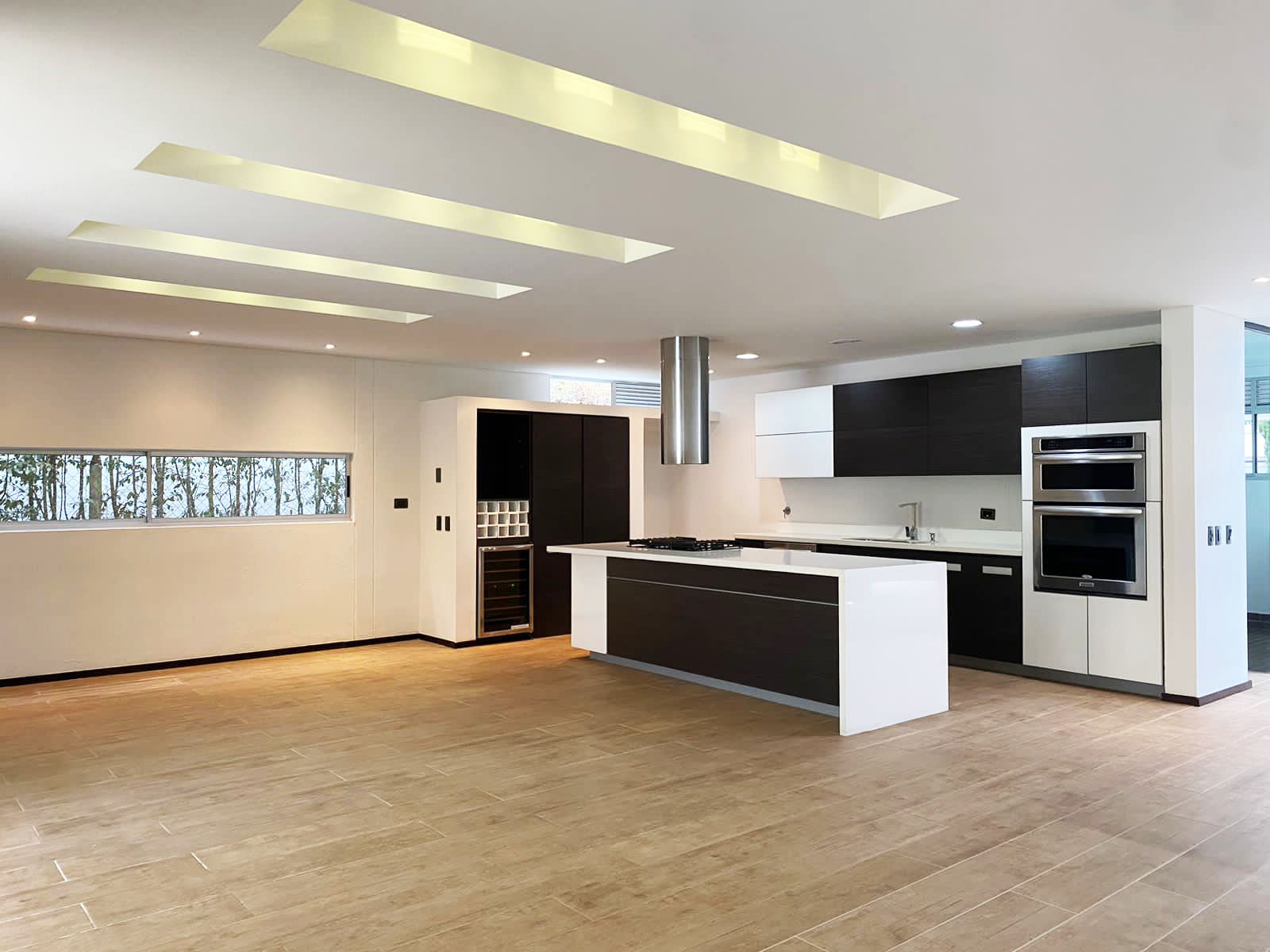 Casa de 3 alcobas en venta en El Retiro, 380 m² · foto 2 de 20