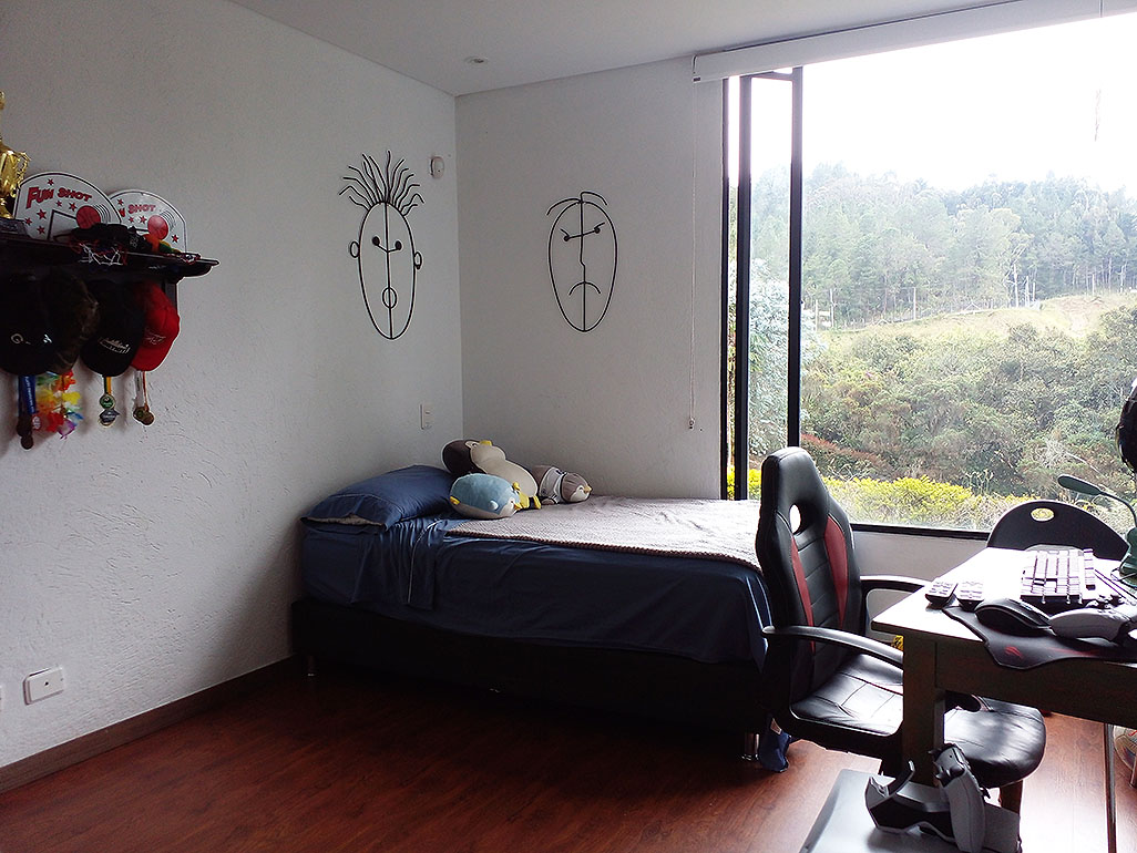 Casa de 3 alcobas en venta en Las Palmas, Envigado, 288 m² · foto 17 de 20