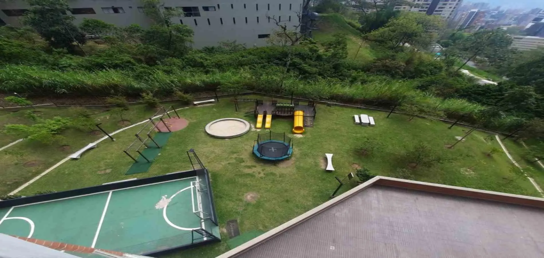 Apartamento de 3 alcobas en venta en El Poblado, Medellín, 86 m² · foto 18 de 20