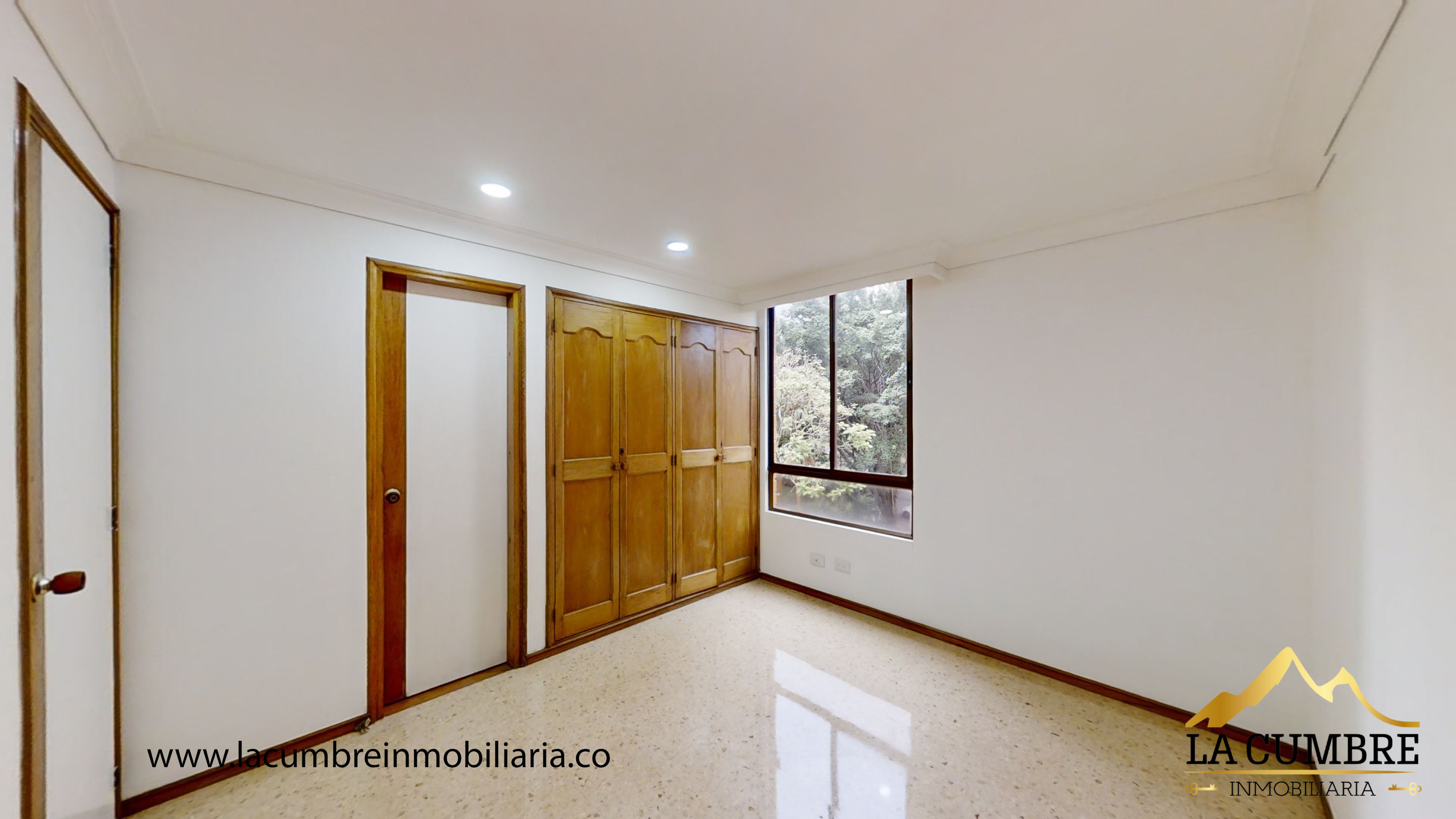 Apartamento de 3 alcobas en arriendo en Santa María De Los Ángeles, Medellín, 178 m² · foto 11 de 16