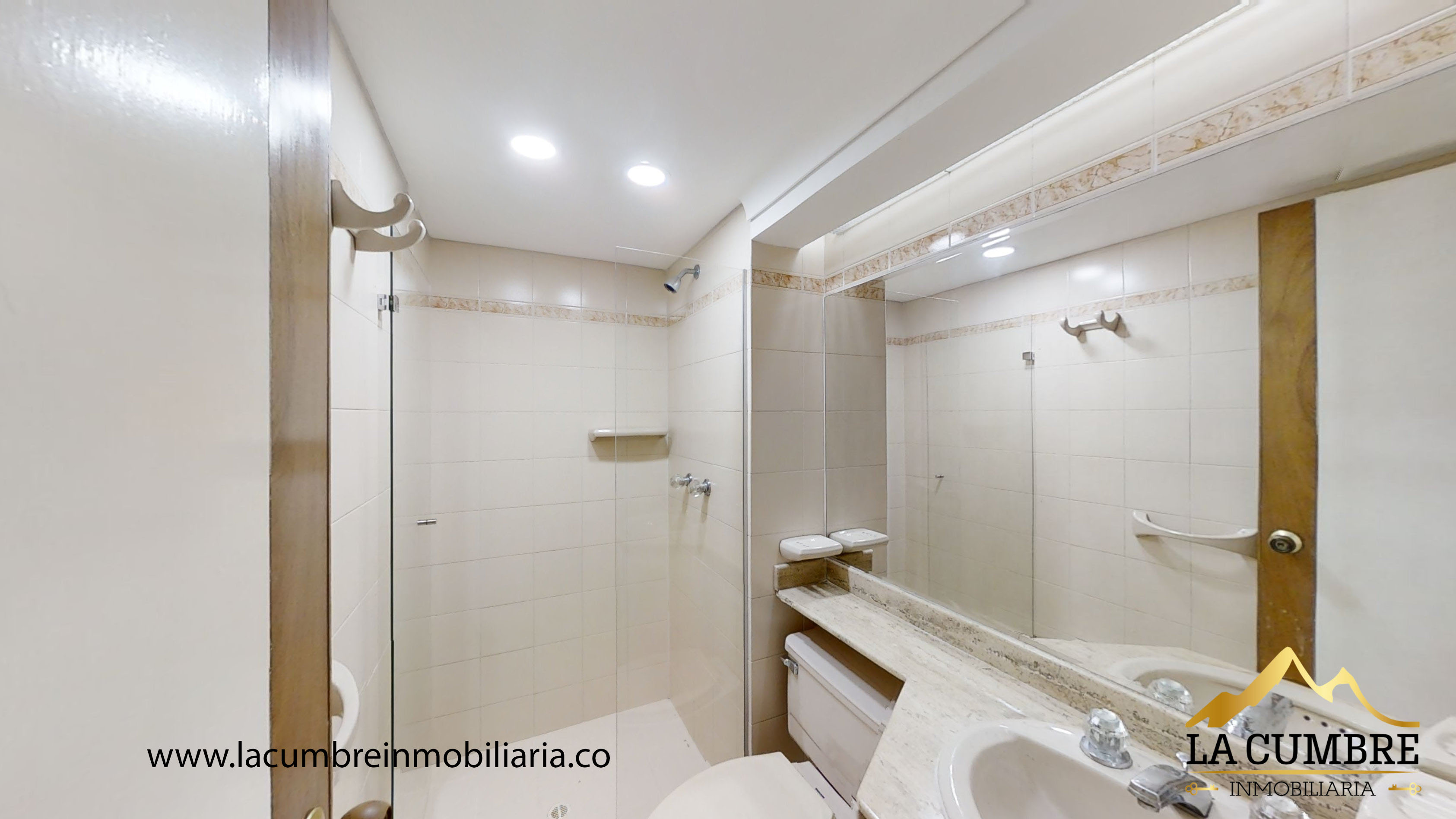 Apartamento de 3 alcobas en arriendo en Santa María De Los Ángeles, Medellín, 178 m² · foto 12 de 16