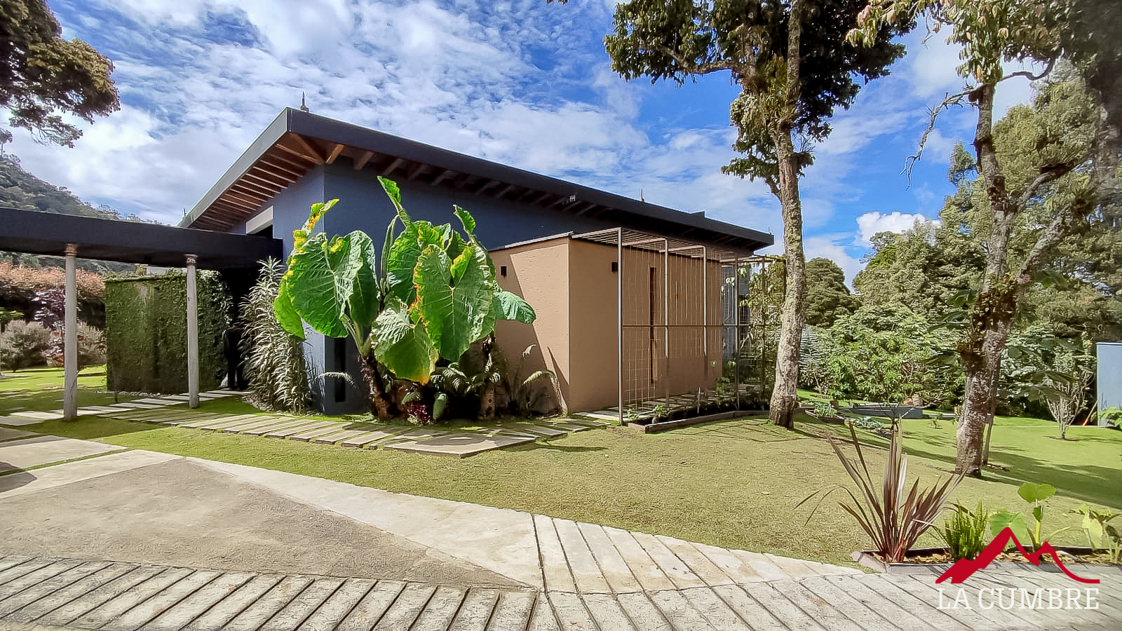 Casa de 3 alcobas en venta en Vía Las Palmas, Envigado, 480 m² · foto 2 de 14