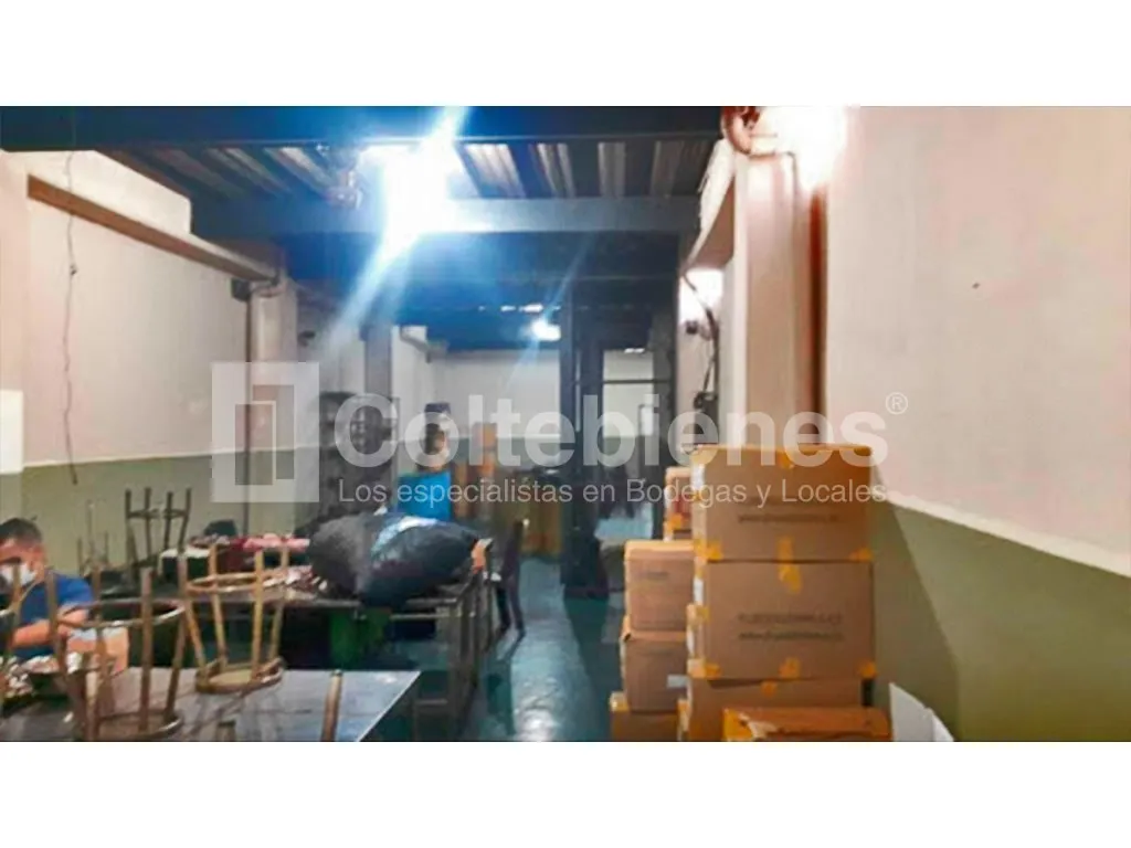 Bodega en venta en Trinidad, Medellín, 720 m² · foto 2 de 14