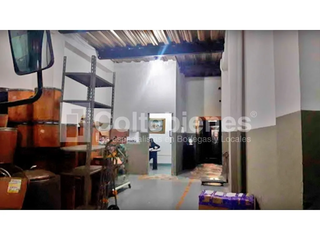 Bodega en venta en Trinidad, Medellín, 720 m² · foto 3 de 14