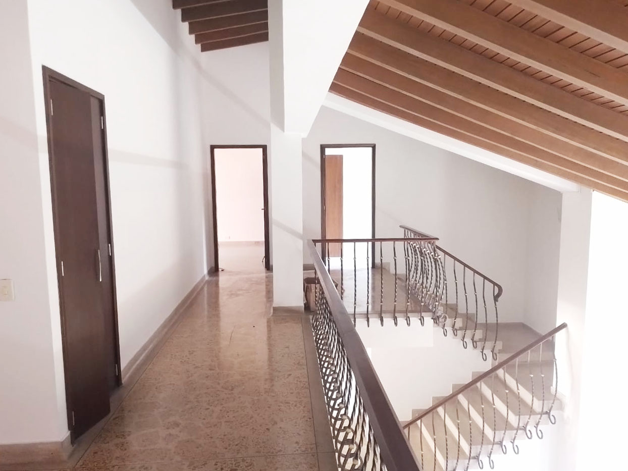 Apartamento de 4 alcobas en arriendo en Conquistadores, Medellín, 300 m² · foto 8 de 20
