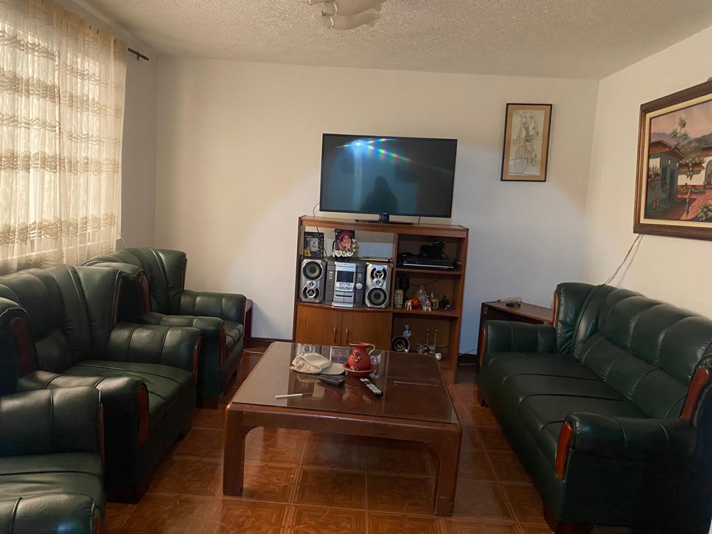 Casa en venta en La Estrada, Bogotá · foto 3 de 24