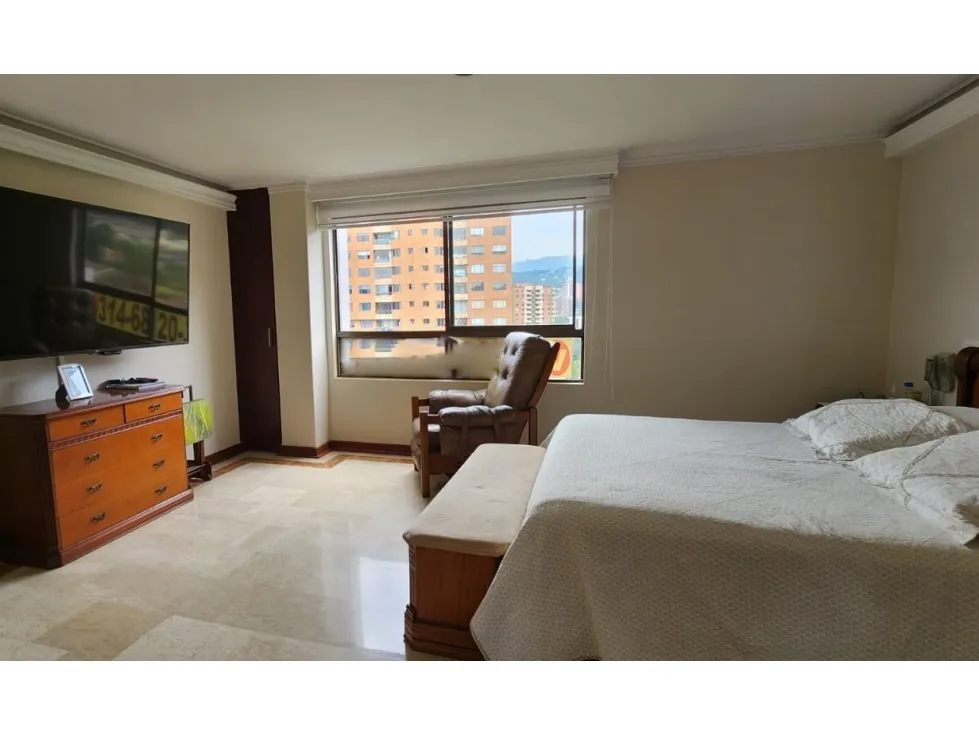 Apartamento de 5 alcobas en venta en Los Balsos No.2, Medellín, 239 m² · foto 13 de 24