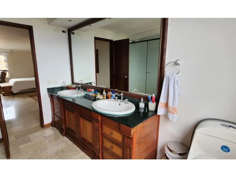 Apartamento de 5 alcobas en venta en Los Balsos No.2, Medellín, 239 m² · foto 19 de 24