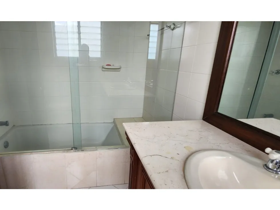 Apartamento de 5 alcobas en venta en Los Balsos No.2, Medellín, 239 m² · foto 23 de 24
