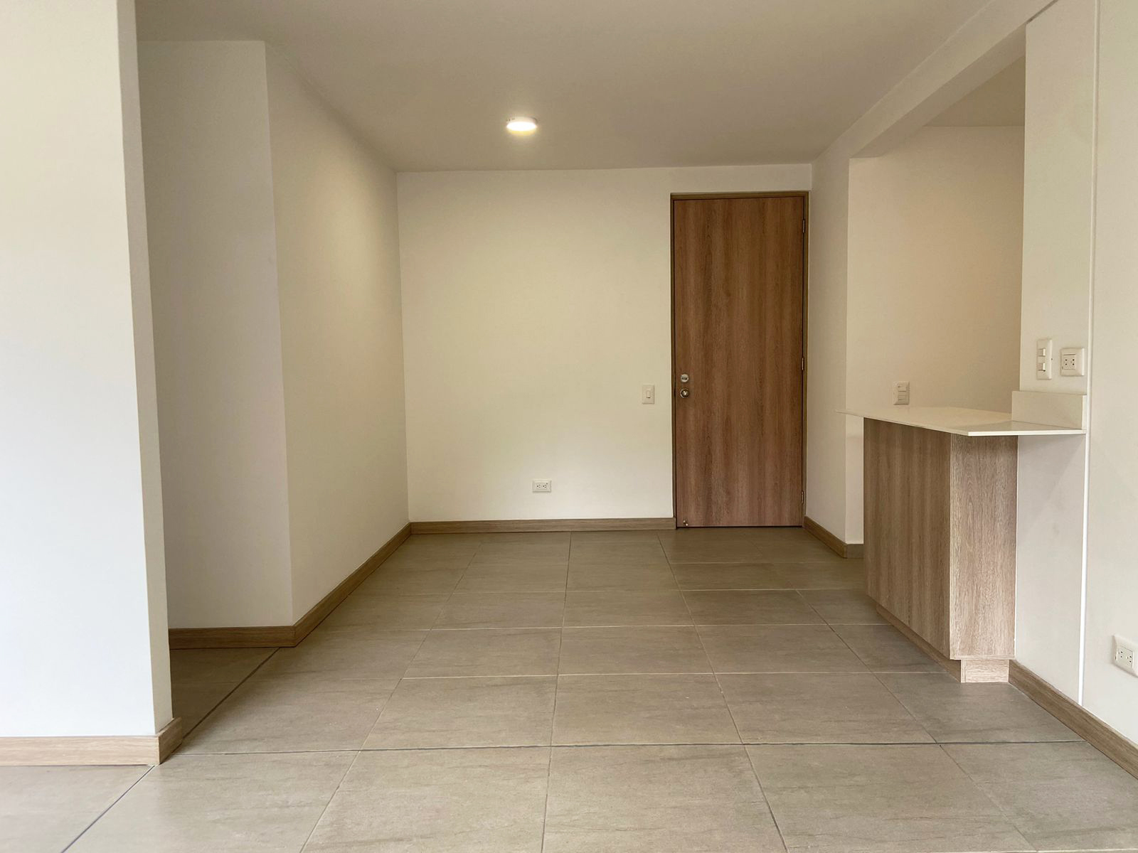 Apartamento de 2 alcobas en venta en San Jose, Sabaneta, 70 m² · foto 2 de 19