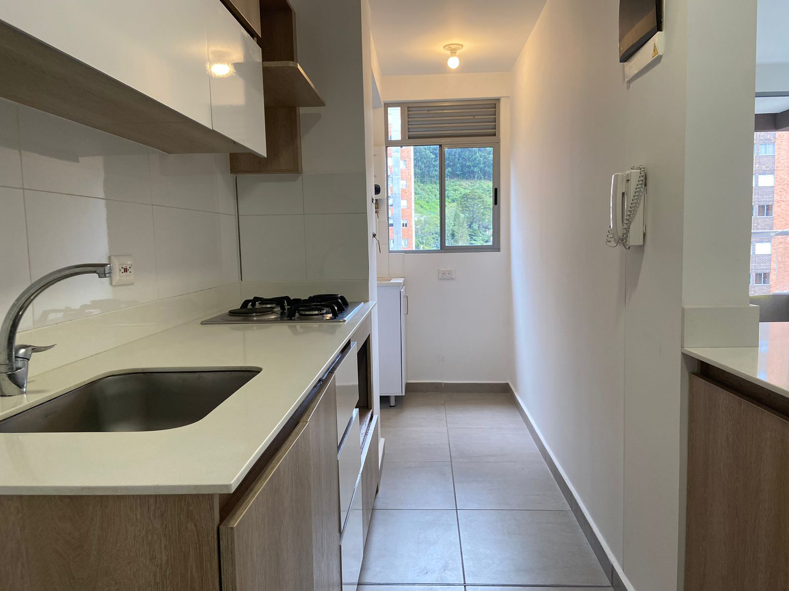 Apartamento de 2 alcobas en venta en San Jose, Sabaneta, 70 m² · foto 4 de 19