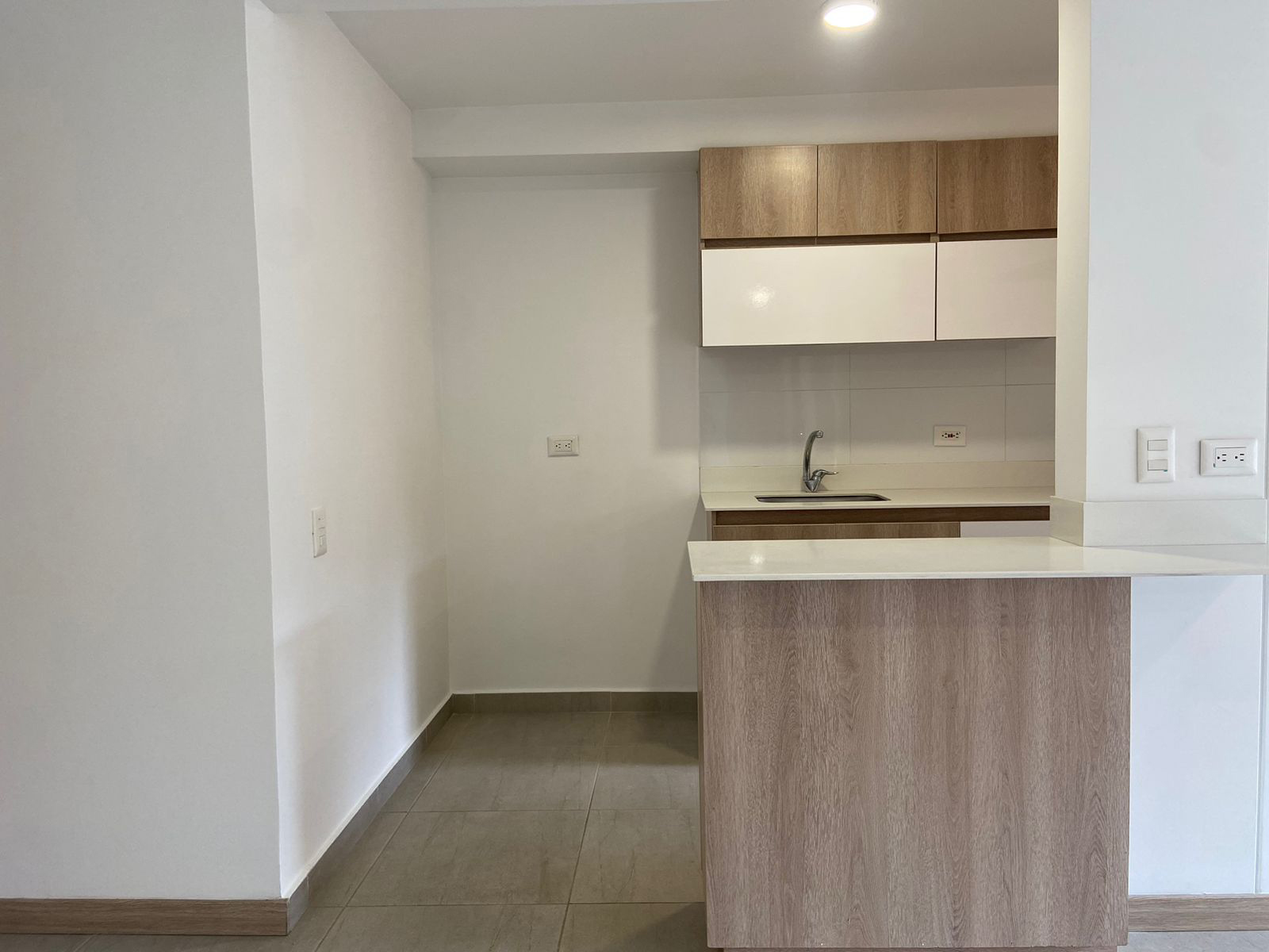 Apartamento de 2 alcobas en venta en San Jose, Sabaneta, 70 m² · foto 6 de 19