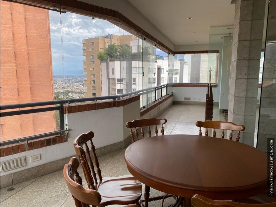 Apartamento de 3 alcobas en venta en Bellavista, Cali, 435 m² · foto 2 de 13