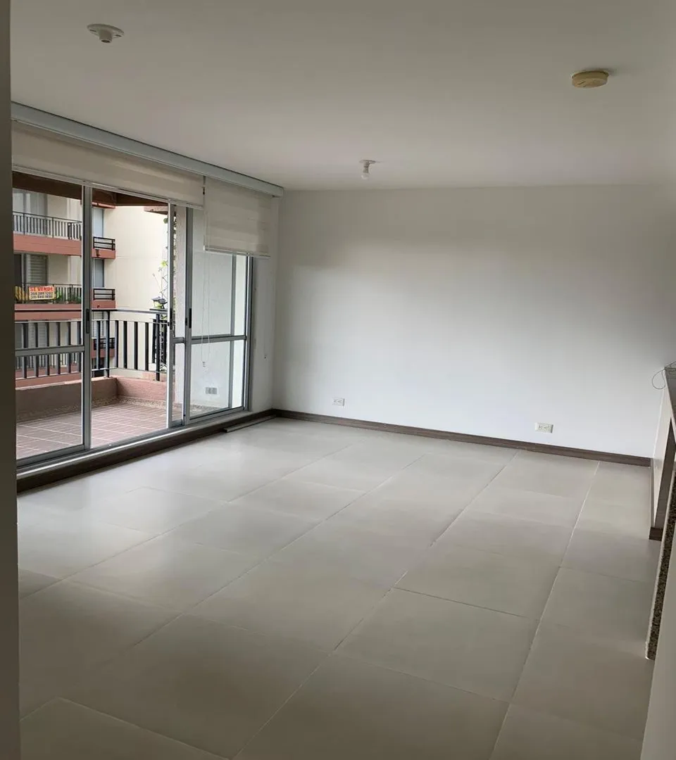 Apartamento de 3 alcobas en venta en Ricaurte, 72 m² · foto 4 de 24