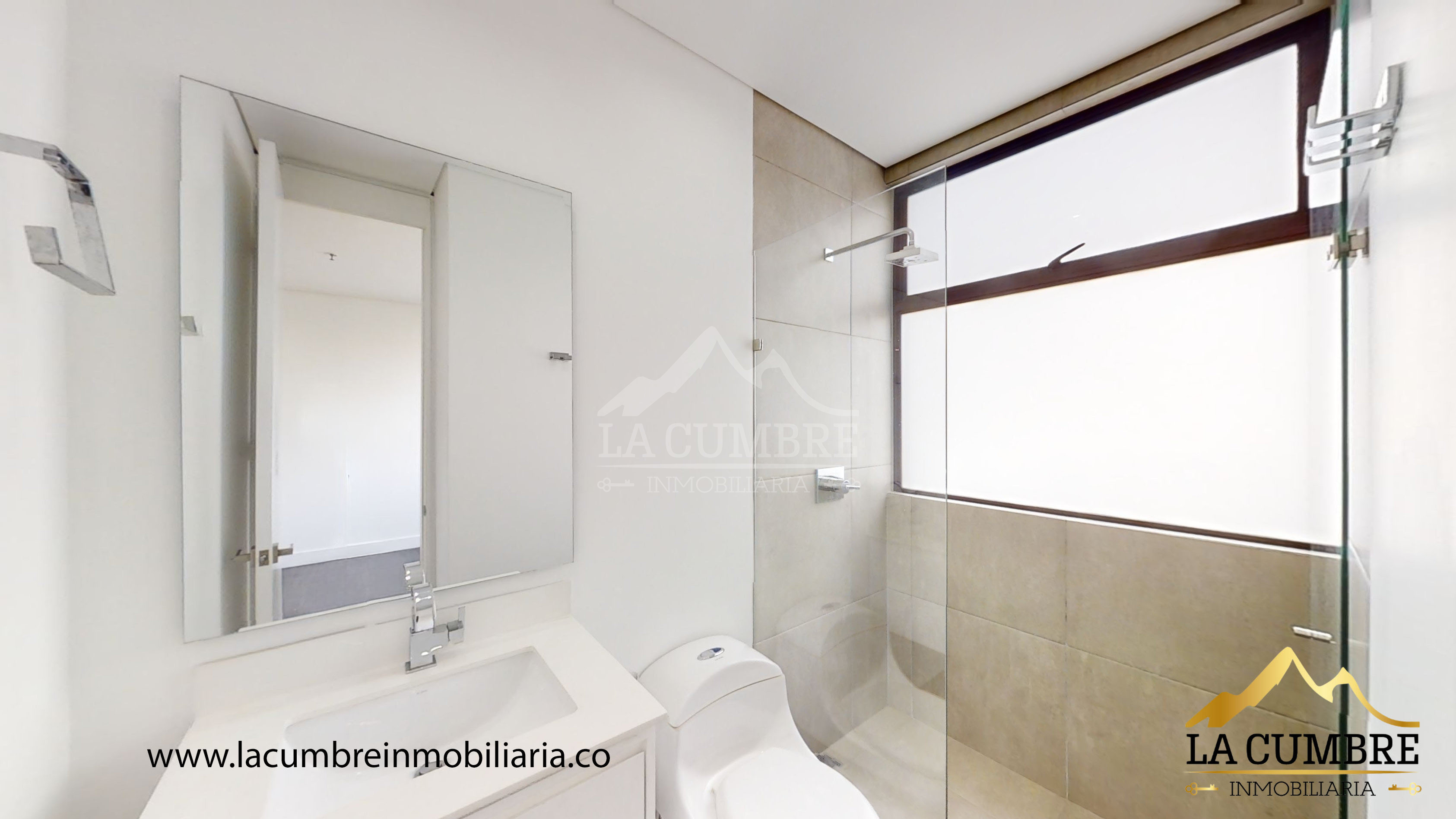 Apartamento de 3 alcobas en arriendo en El Castillo, Medellín, 220 m² · foto 10 de 16