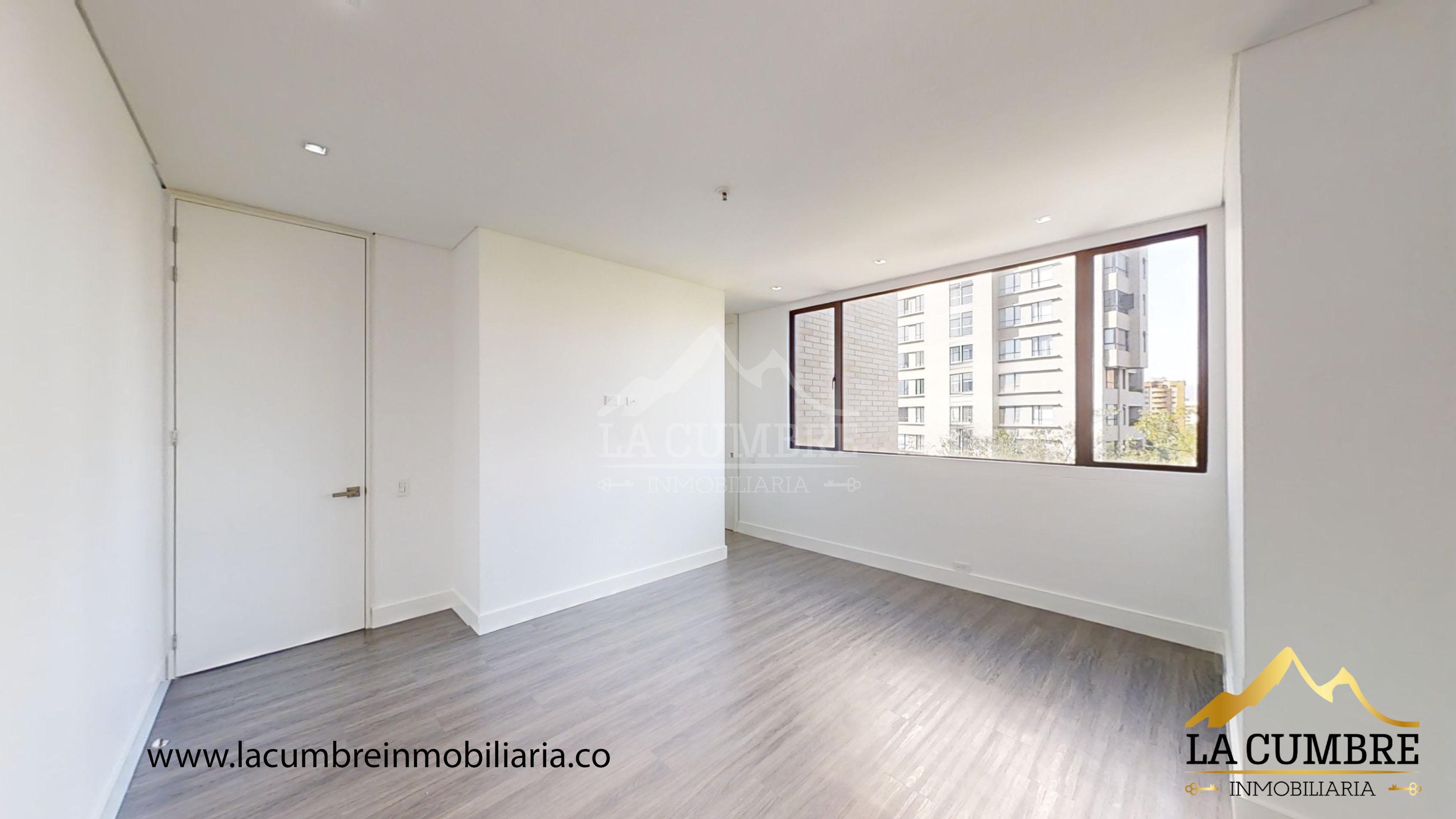 Apartamento de 3 alcobas en arriendo en El Castillo, Medellín, 220 m² · foto 11 de 16