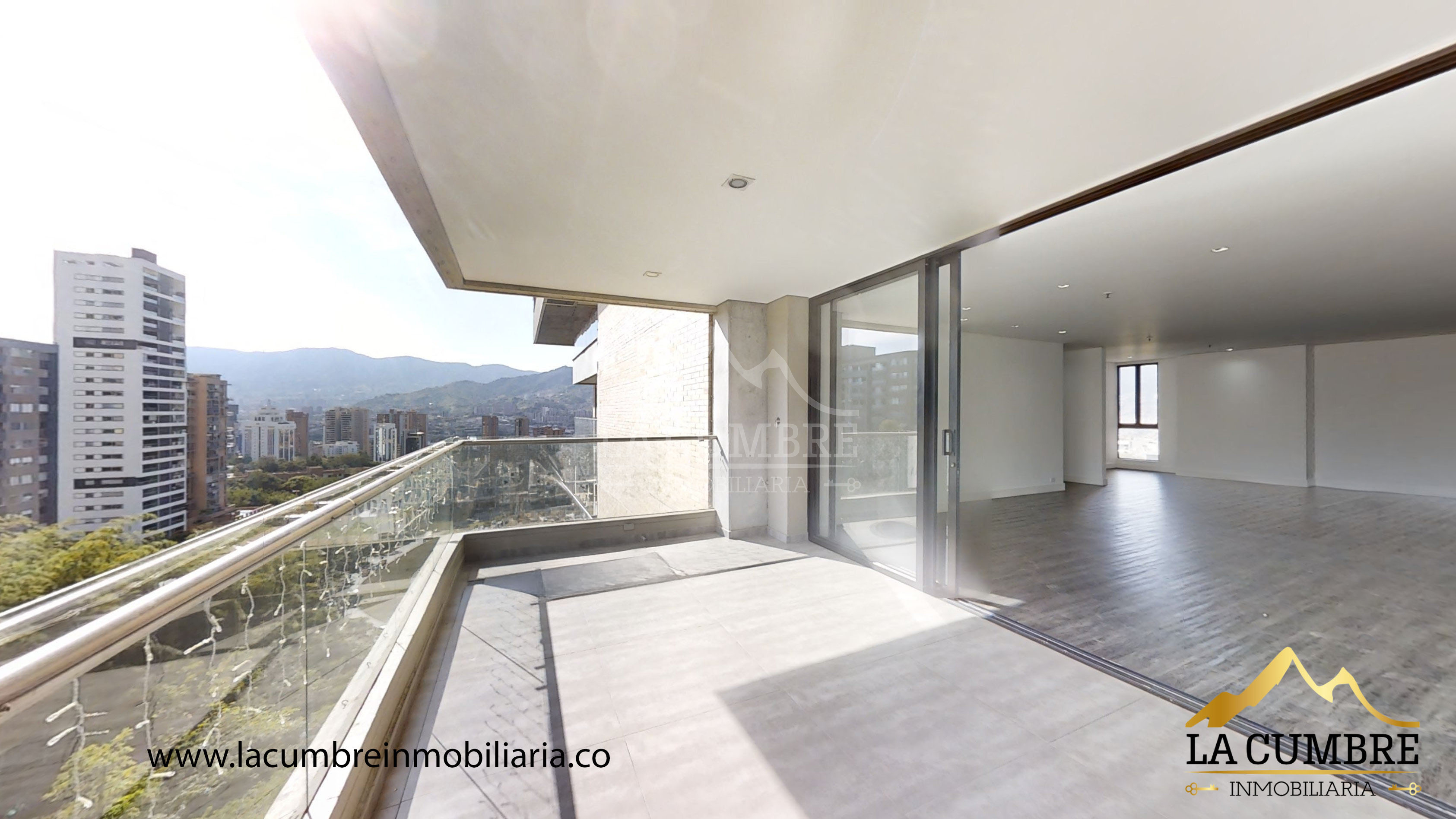 Apartamento de 3 alcobas en arriendo en El Castillo, Medellín, 220 m² · foto 15 de 16