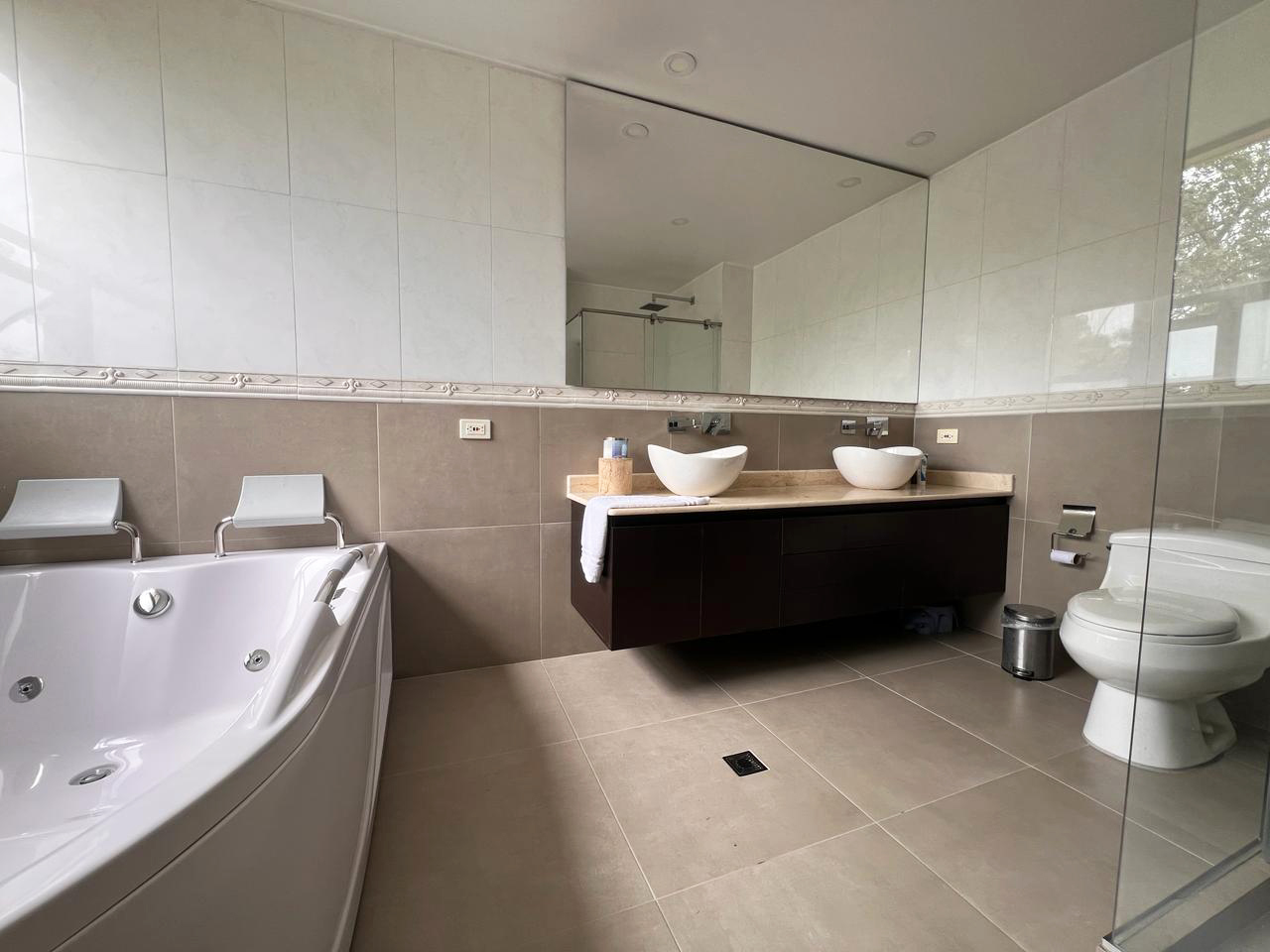 Casa de 3 alcobas en venta en Las Palmas, Envigado, 303 m² · foto 14 de 18