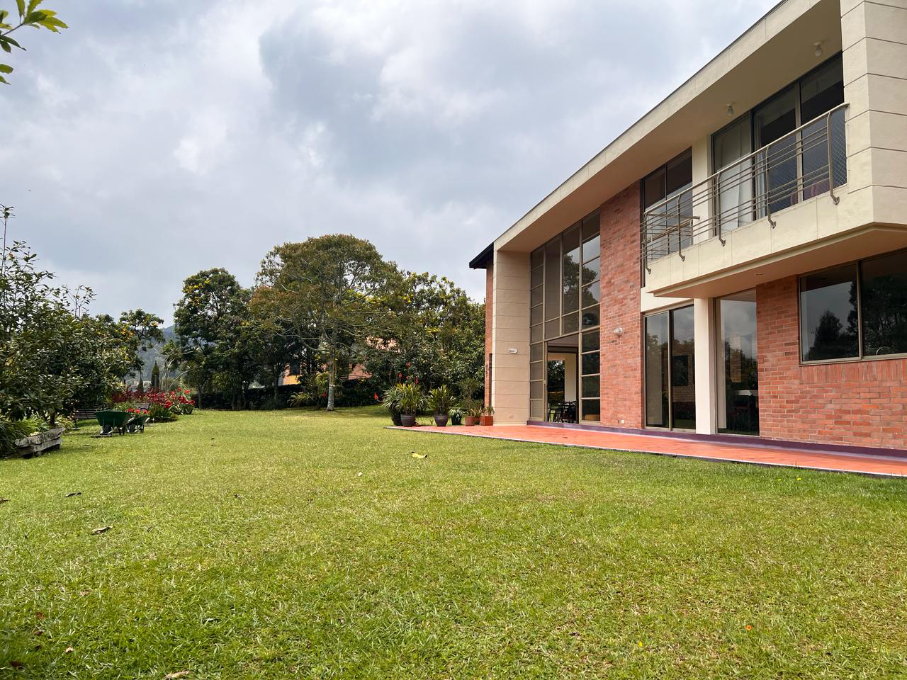 Casa de 3 alcobas en venta en Las Palmas, Envigado, 303 m² · foto 17 de 18