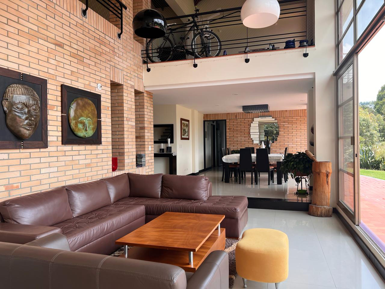 Casa de 3 alcobas en venta en Las Palmas, Envigado, 303 m² · foto 3 de 18